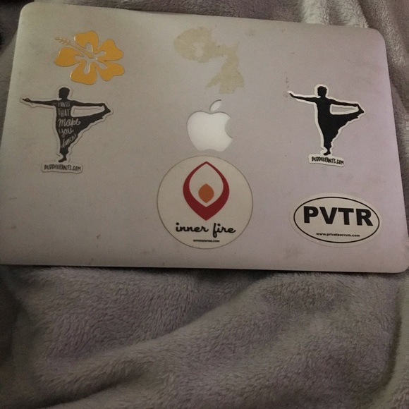 MacBook Air laptop 13 inch screen A1369 - Picture 3 of 8